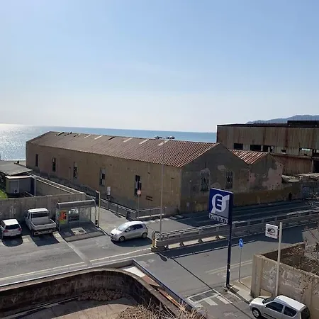Privato Fronte Mare Savona